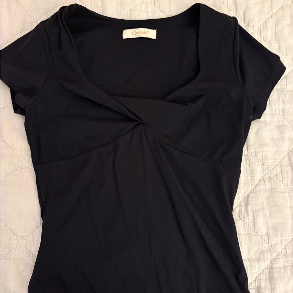 Chic Black Short Sleeve Tee by Quinsen